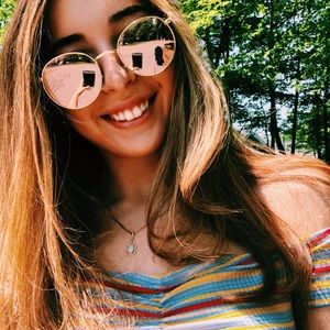 Meet your Posher, Jessica